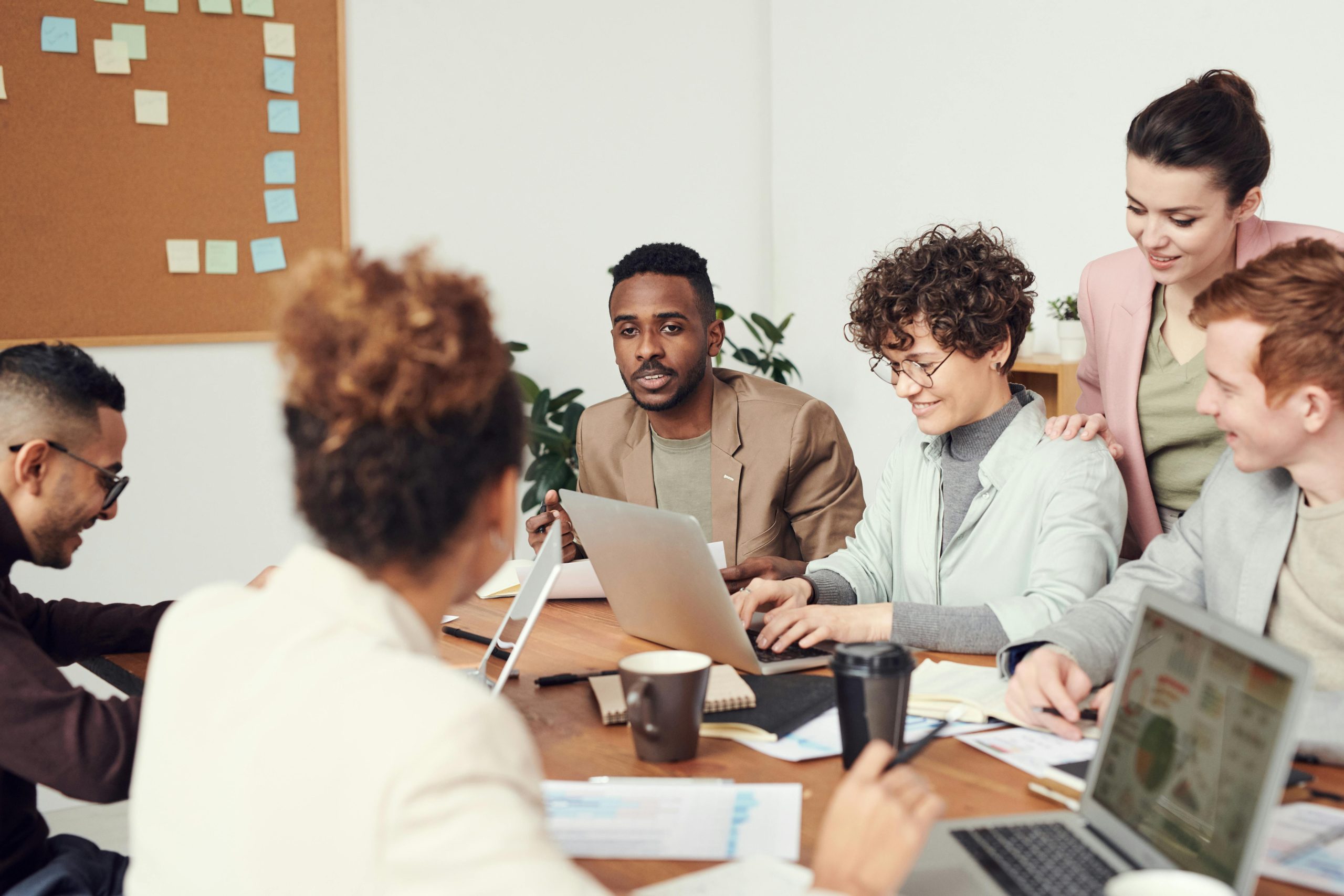 The Art of Crafting Engaging Body Paragraphs: A Guide for Marketing Directors